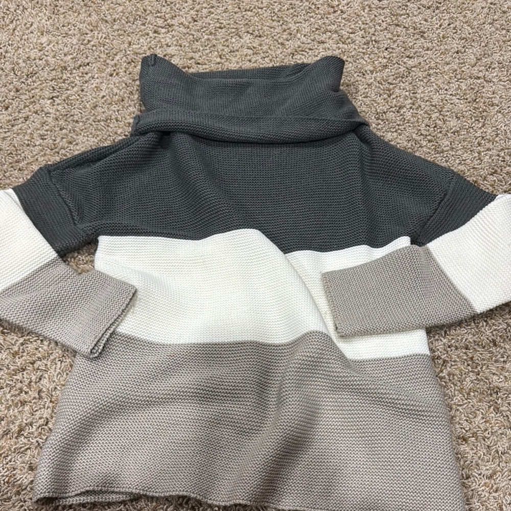 Stylish Women's Color Block Sweater